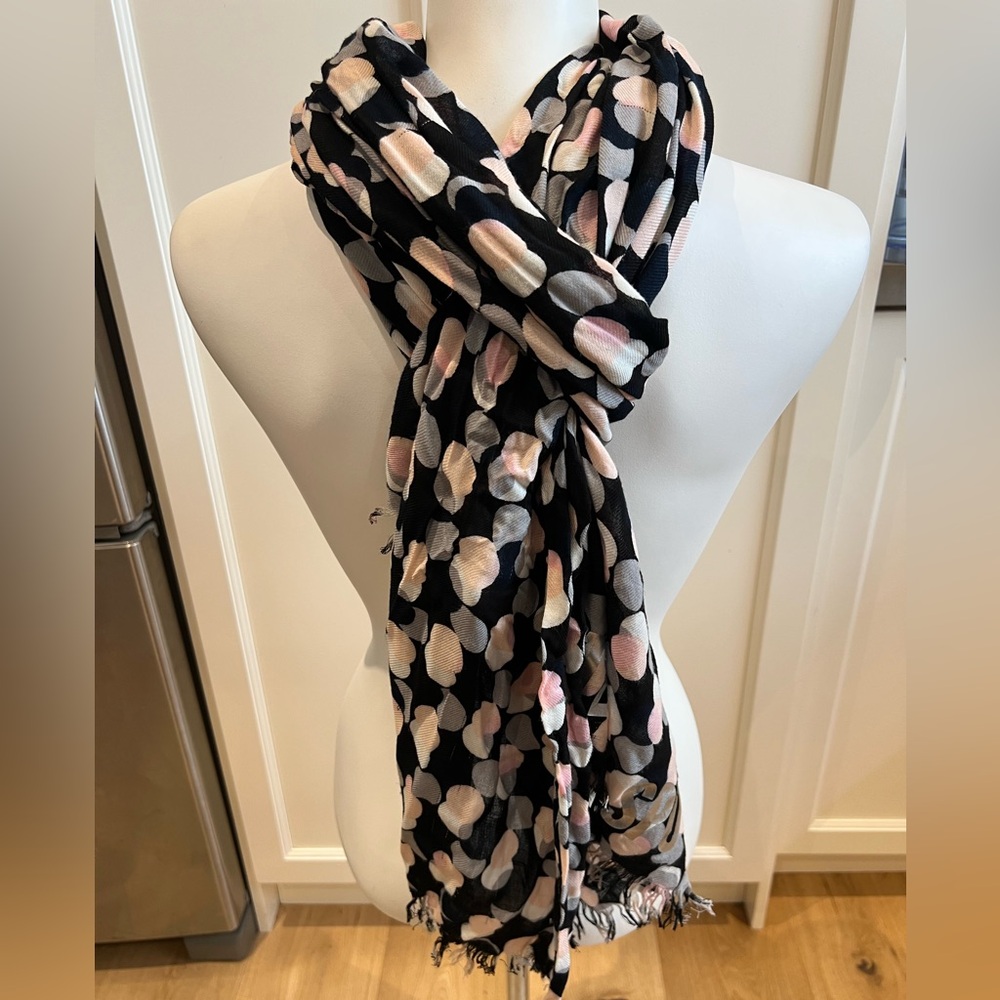 Kate Spade Steal the spotlight Polka Dot Scarf in Black and Pink